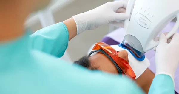 Un paciente se realiza un tratamiento de Blanqueamiento Dental con Phillips Zoom!